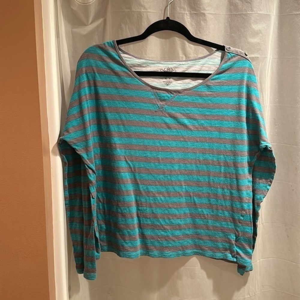 Old Navy women’s Teal and gray striped long sleeved T-shirt Size M